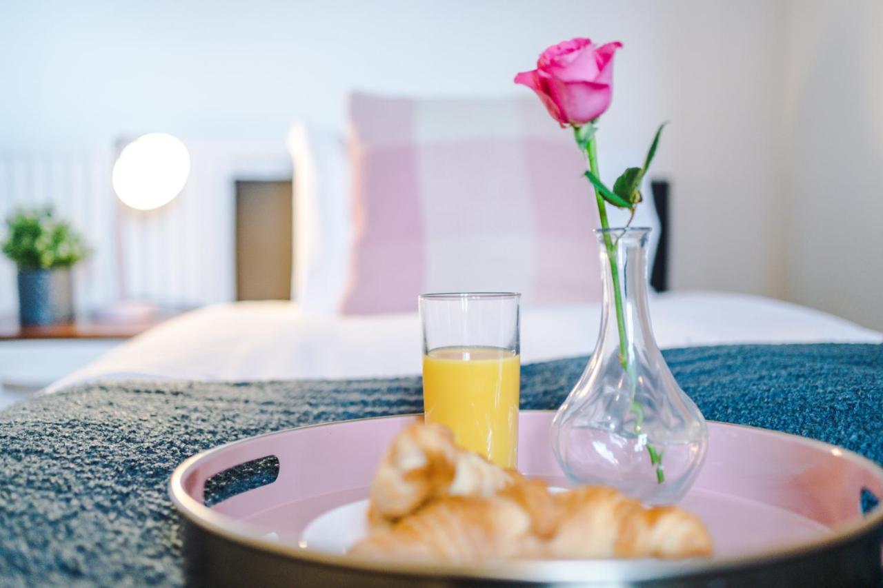 Harley House - Spacious Home With Free Netflix & Parking By Rocketbnb โคเวนทรี ภายนอก รูปภาพ