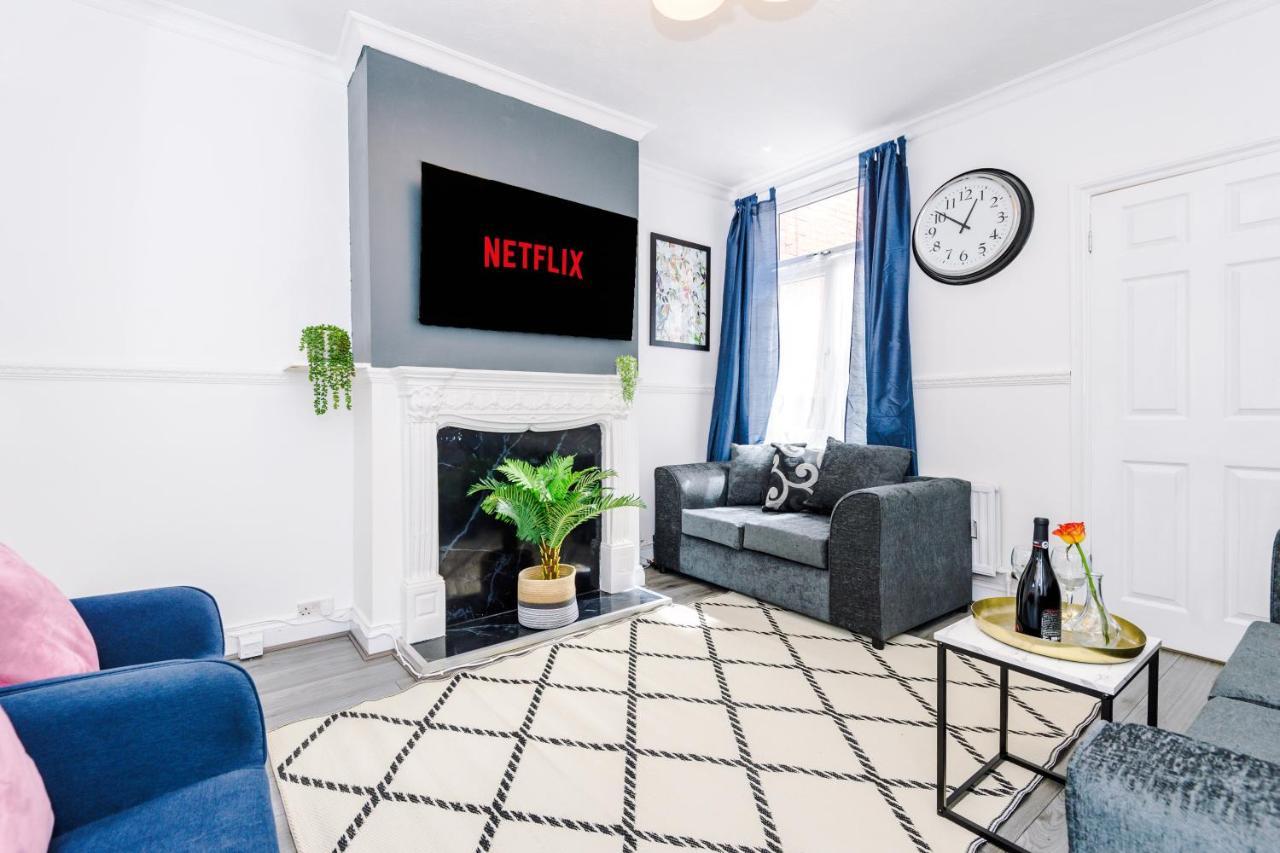 Harley House - Spacious Home With Free Netflix & Parking By Rocketbnb โคเวนทรี ภายนอก รูปภาพ
