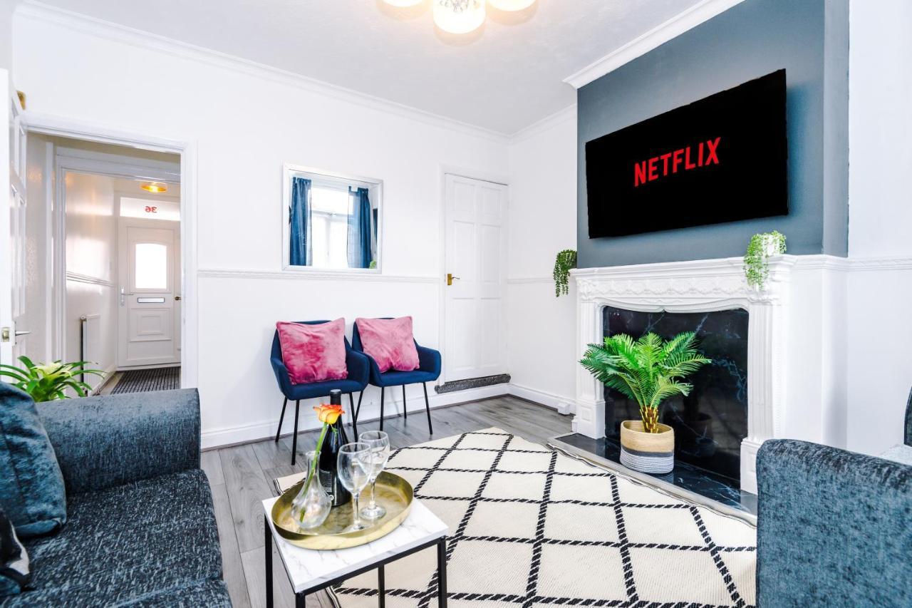 Harley House - Spacious Home With Free Netflix & Parking By Rocketbnb โคเวนทรี ภายนอก รูปภาพ