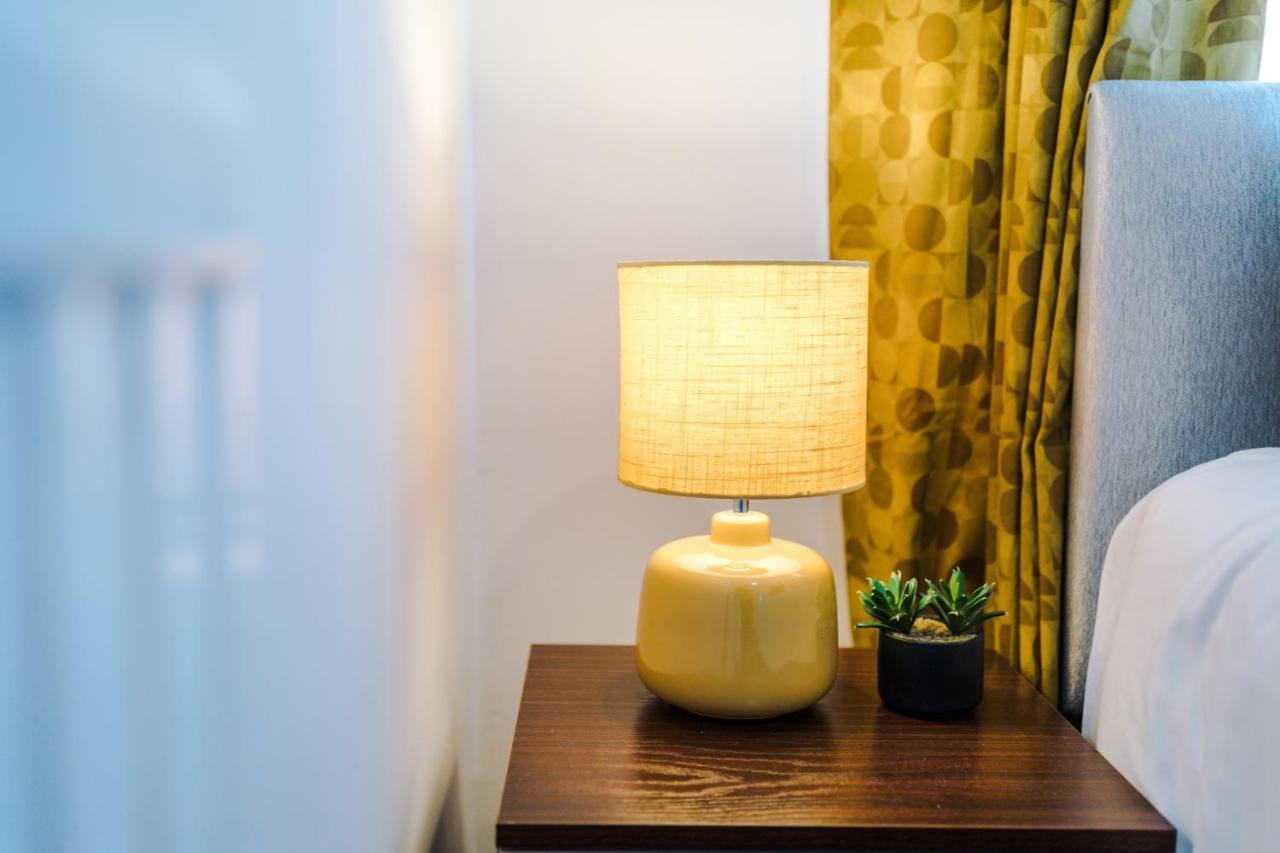 Harley House - Spacious Home With Free Netflix & Parking By Rocketbnb โคเวนทรี ภายนอก รูปภาพ